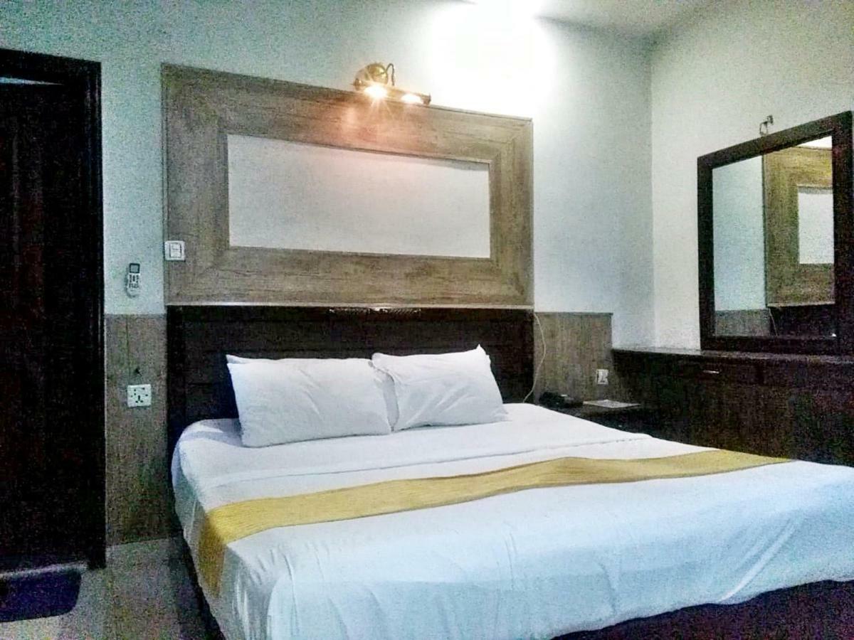 Quick Continental Hotel - Jail Road Lahore Eksteriør bilde
