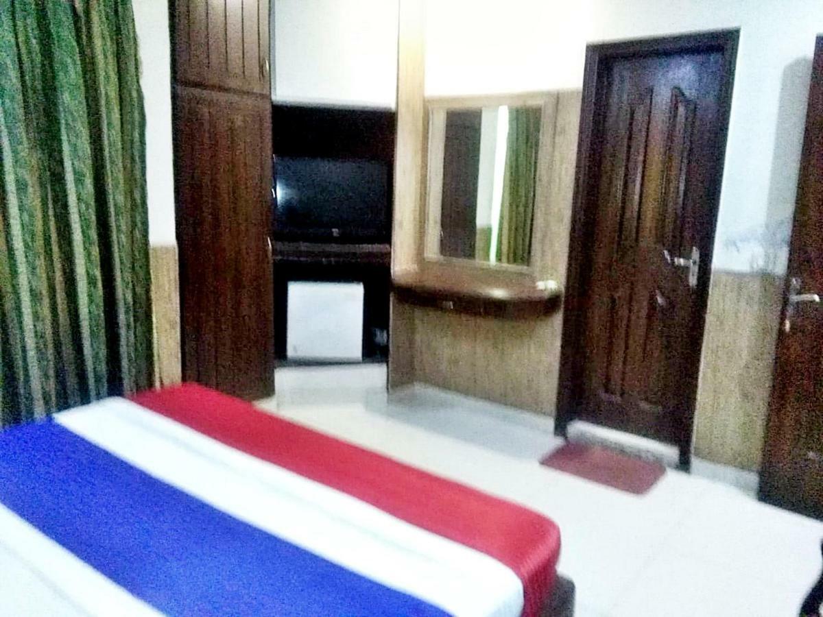 Quick Continental Hotel - Jail Road Lahore Eksteriør bilde